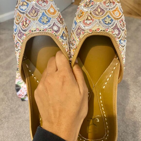 Fizzy Goblet Celestial Superstar Juttis Flats Size US 7 - Picture 3 of 3